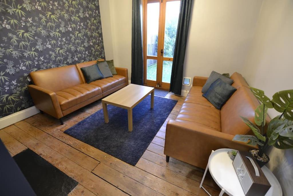 Villa The Hive 4 Bed House Pool Table Air-Con Maidstone Exterior foto